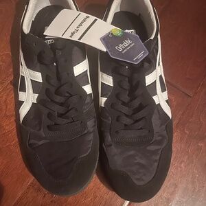 Onitsuka Tiger Serrano (Black/White)